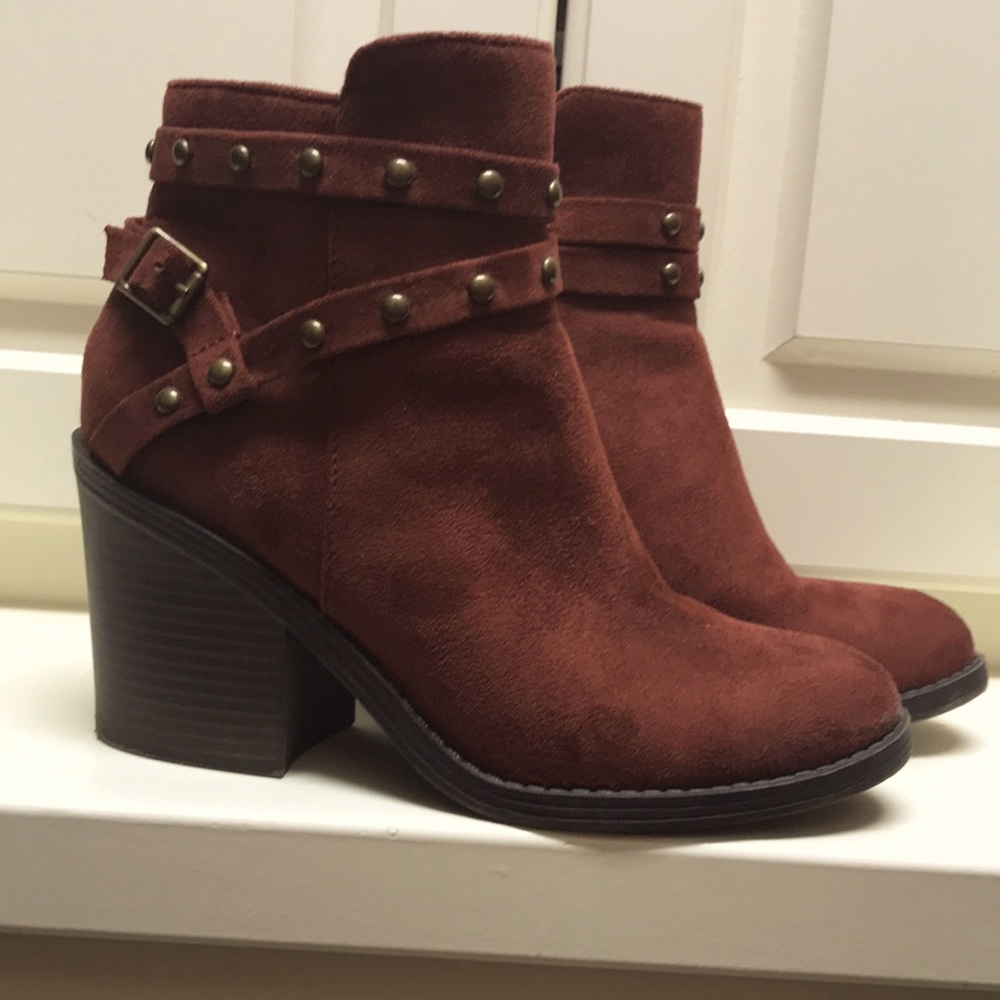 Beautiful Rust Suede Like Material Bootie!